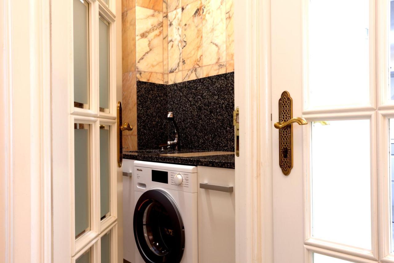 Puerta De Jerez II (Adults Only) Apartment Sevilla Exterior foto